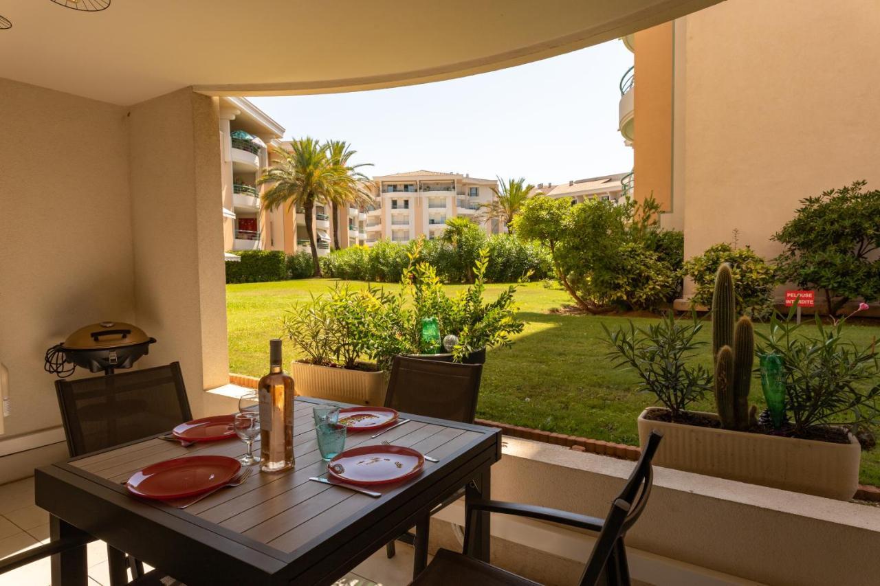Location Port Frejus, Bord De Mer Extérieur photo